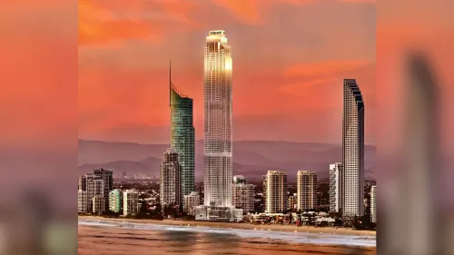 برج ترامب المخطط له في جولد كوست، يتكون من 91 طابقاً ويضم فندقاً فاخراً ومطاعم حائزة على نجمة ميشلان، وسط جدل مجتمعي حول المشروع.