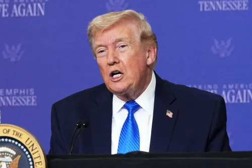 ترامب يتحدث في اجتماع حول الجريمة في ممفيس، مع التركيز على قضايا التصويت عبر البريد وتزوير الانتخابات.