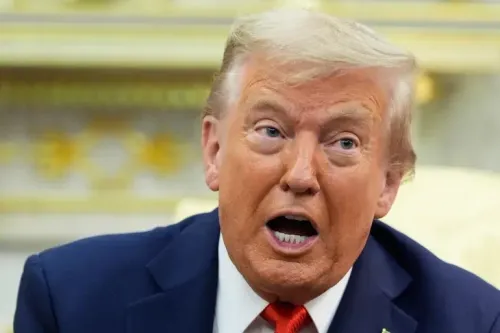 تصريح الرئيس الأمريكي دونالد ترامب حول إنهاء الحرب في غزة، مع التركيز على الأوضاع الإنسانية الصعبة التي يواجهها الفلسطينيون.