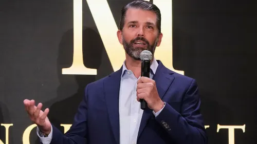 إريك ترامب يتحدث خلال إطلاق خدمة ترامب موبايل، مع التركيز على الهاتف الذكي T1 المصنوع في الولايات المتحدة.