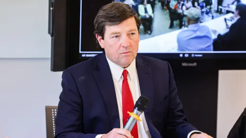 اجتمع أعضاء اللجنة القضائية بمجلس الشيوخ لمناقشة ترشيح إد مارتن لمنصب المدعي العام، وسط مخاوف من تعليقات سابقة له حول الهجوم على الكابيتول.