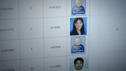 قائمة تحتوي على معلومات حول أشخاص مفقودين، مع صور غير متاحة، تتعلق بجهود مكتب التحقيقات الفيدرالي في معالجة قضايا العنف ضد الأمريكيين الأصليين.