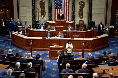 خبر عاجل من الجزيرة حول تصويت مجلس الشيوخ الأمريكي للمضي قدمًا في حزمة تمويل لإنهاء الإغلاق الحكومي.