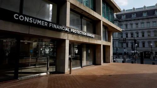 مبنى مكتب الحماية المالية للمستهلك، حيث تم إنهاء عقود الشهود الخبراء في قضايا ضد المؤسسات المالية، مما يدل على تغير السياسة تحت إدارة جديدة.