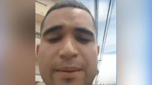 مؤثر فنزويلي يُظهر تعبيرات القلق أثناء بث مباشر على تيك توك، حيث كان يتعرض لتهديدات قبل مقتله بالرصاص في ماراكاي.