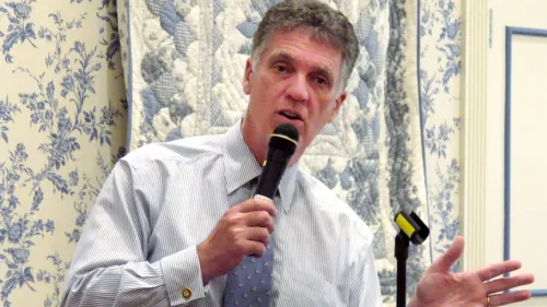 سحب البيت الأبيض ترشيح الدكتور ديف ويلدون لمدير مراكز مكافحة الأمراض، بعد انتقادات حول آرائه بشأن اللقاحات.