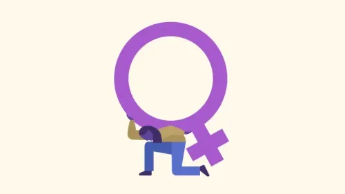 شخصية تمثل امرأة تحمل رمز الأنثوية، مما يعكس التحديات التي تواجهها النساء في سوق العمل والتمييز في الأجور.