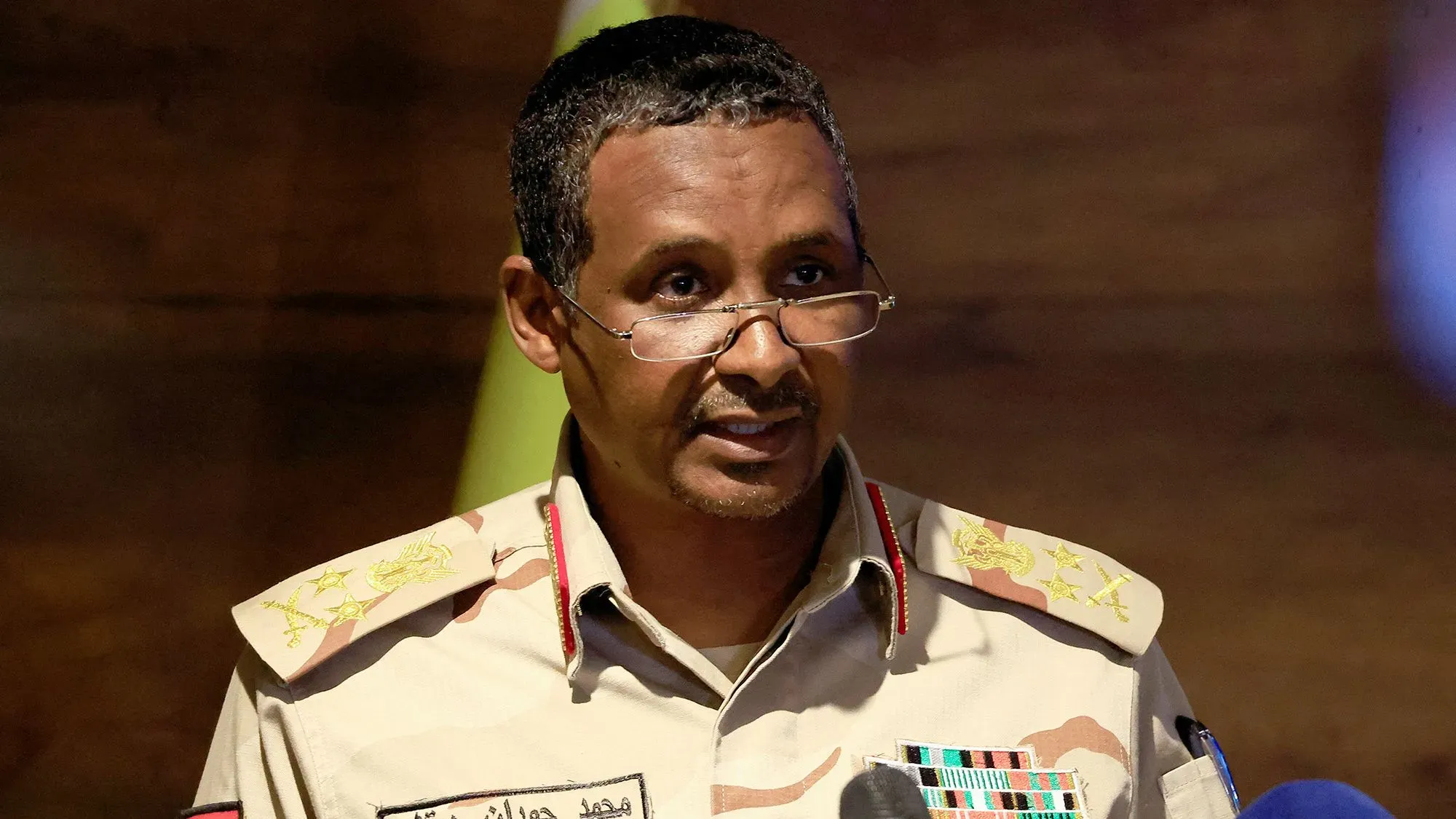 محمد حمدان دقلو، قائد قوات الدعم السريع في السودان، يتحدث عن تشكيل حكومة جديدة في ظل الصراع المستمر مع الجيش السوداني.