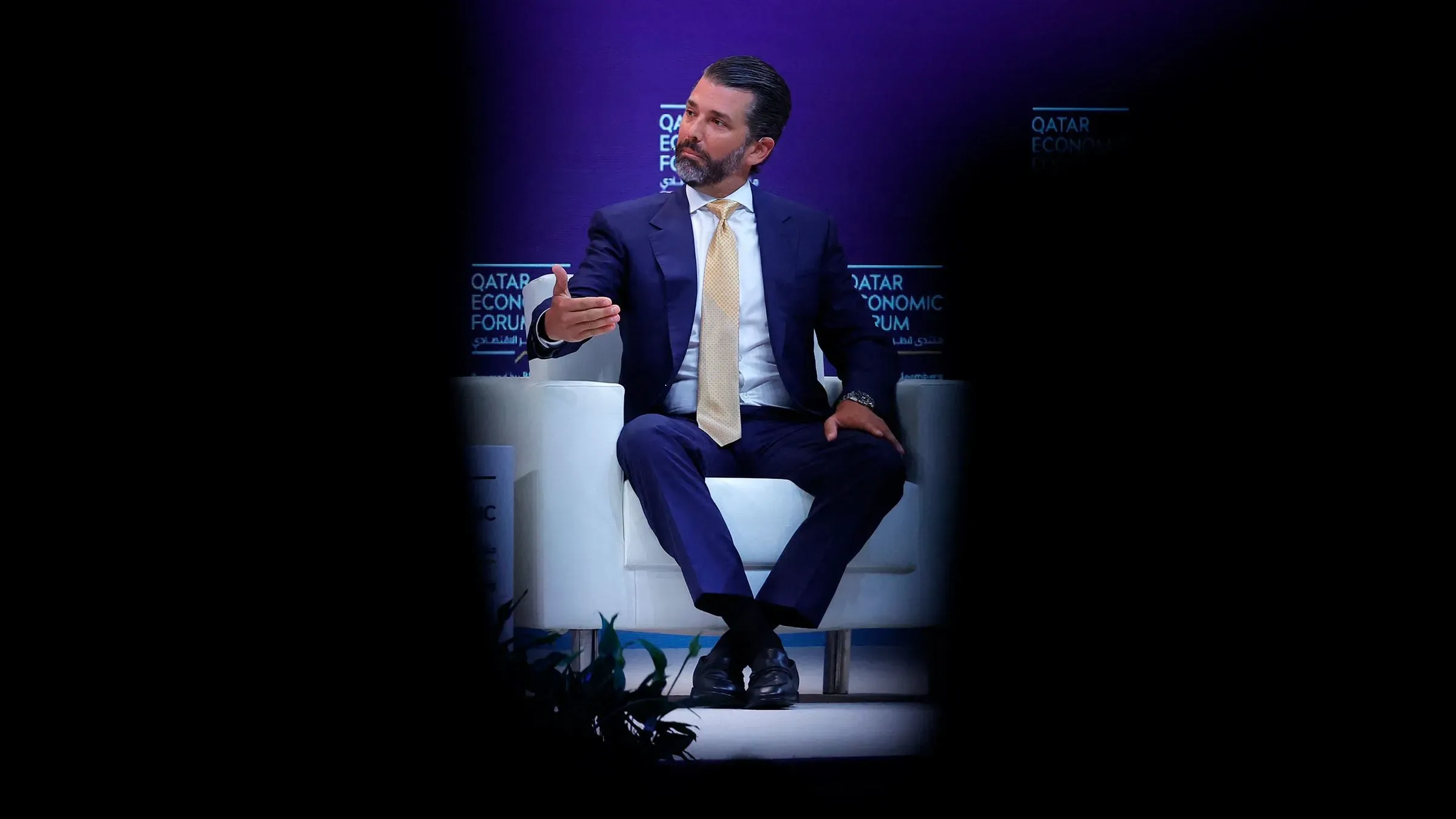 دونالد ترامب الابن يتحدث في منتدى قطر الاقتصادي، مع التركيز على مستقبله السياسي وترشحه المحتمل للرئاسة.