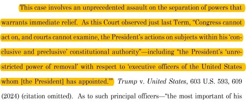 نص ملون يبرز جوانب قانونية تتعلق بسلطة الرئيس ترامب، مع تركيز على الفصل بين السلطات وقرارات المحكمة العليا.