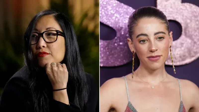 صورة تظهر جوان مولينارو، مبتكرة محتوى على تيك توك، مع إيلي رالو، نجمة وسائل التواصل الاجتماعي، في حدث عام.