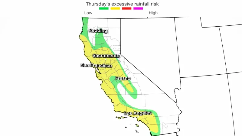 خريطة توضح مناطق خطر هطول الأمطار الغزيرة في كاليفورنيا، مع تحديد المدن الرئيسية مثل لوس أنجلوس وفريسنو.