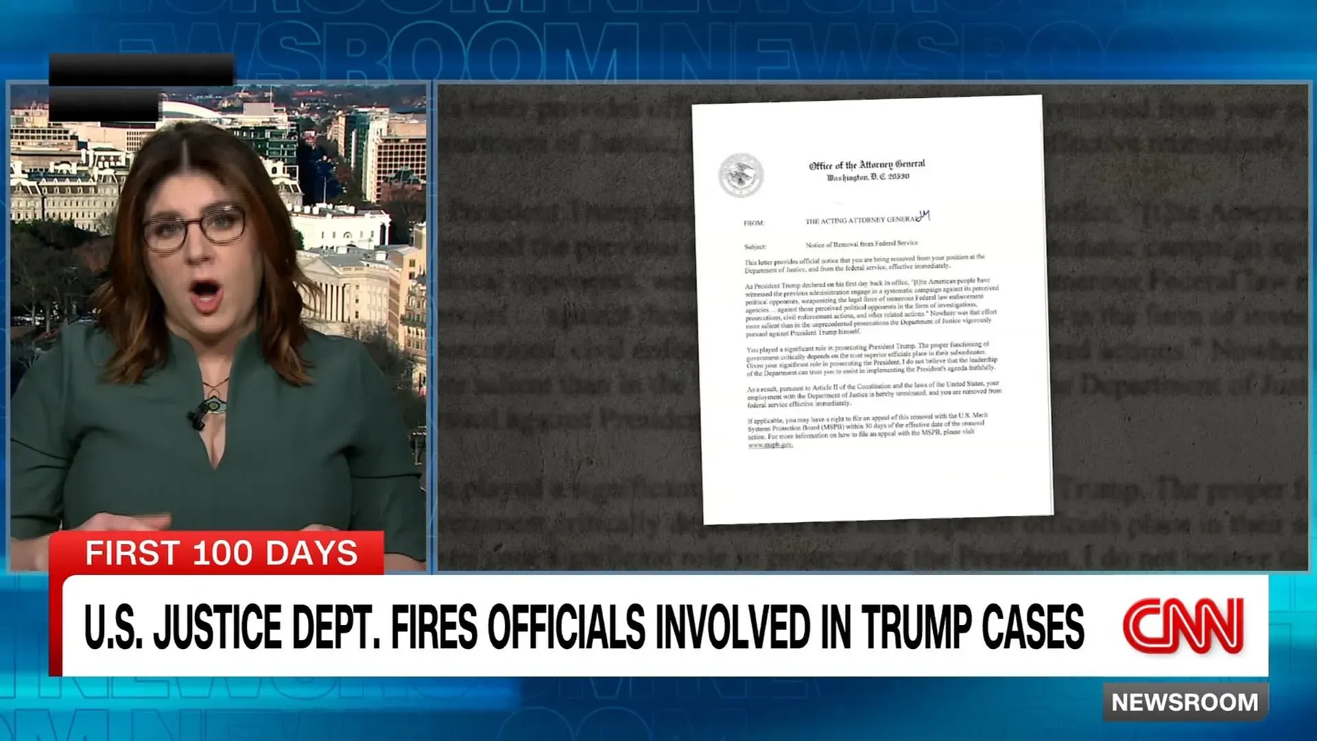 امرأة تتحدث في استوديو CNN، مع ظهور خطاب من وزارة العدل الأمريكية خلفها، يتناول إقالات المسؤولين المرتبطين بقضايا ترامب.