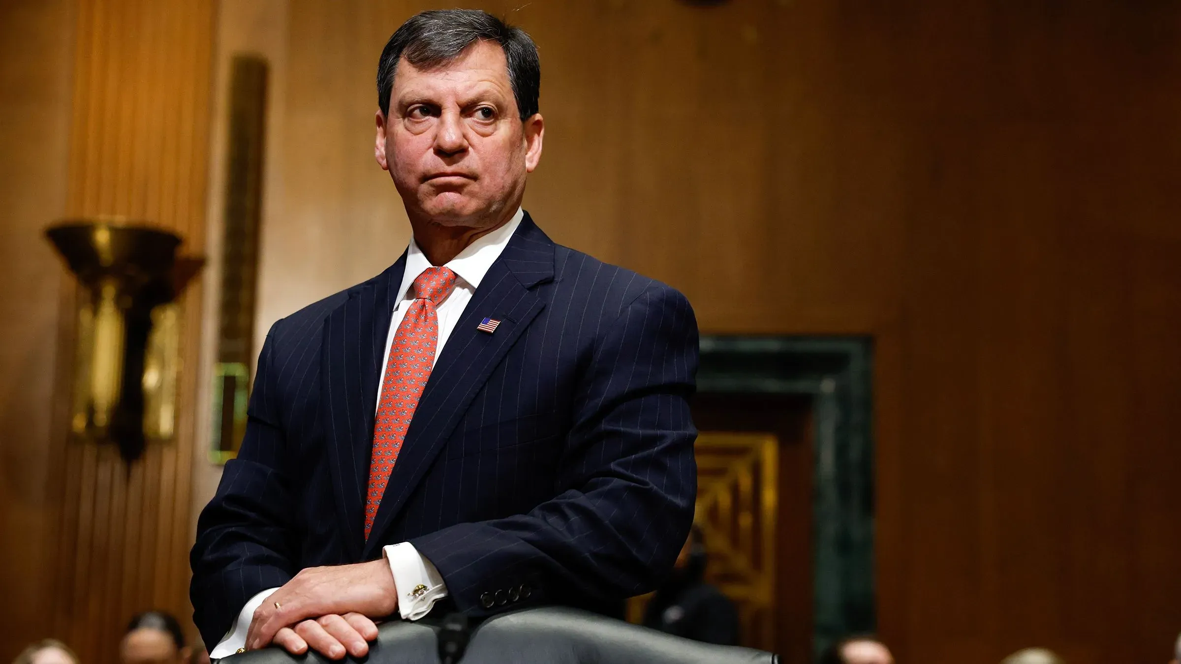 مرشح ترامب لإدارة الضمان الاجتماعي، فرانك بيسينيانو، أثناء جلسة استماع بمجلس الشيوخ، حيث يناقش تحسينات خدمة العملاء.