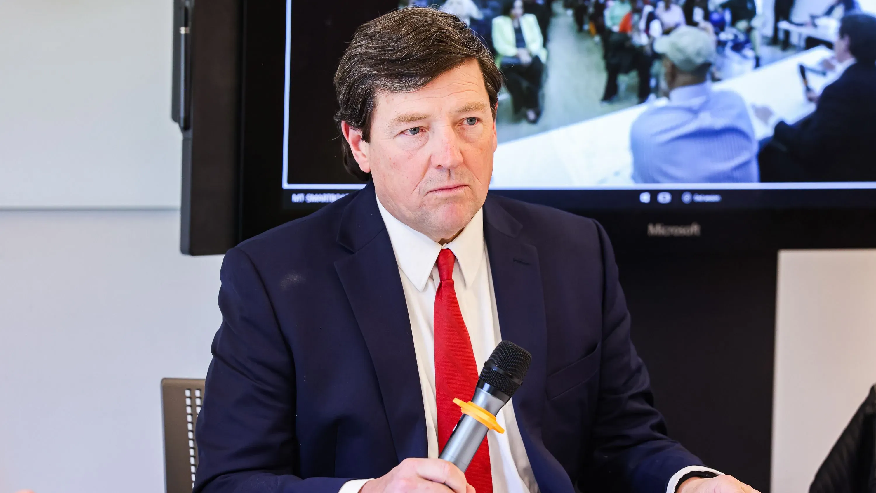 اجتمع أعضاء اللجنة القضائية بمجلس الشيوخ لمناقشة ترشيح إد مارتن لمنصب المدعي العام، وسط مخاوف من تعليقات سابقة له حول الهجوم على الكابيتول.