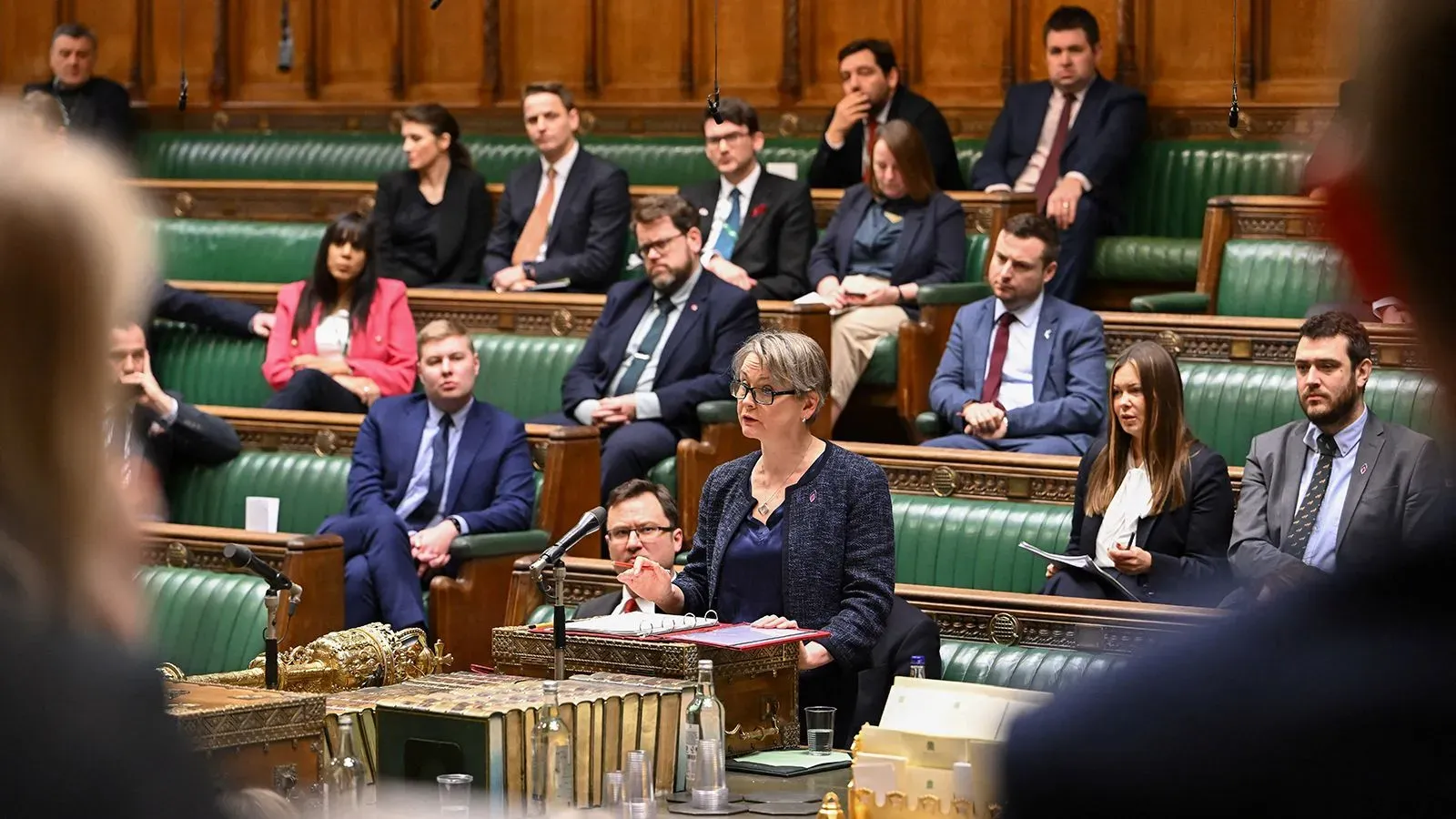 اجتماع في البرلمان البريطاني حيث تتحدث إيفيت كوبر، وزيرة الداخلية، حول قوانين جديدة لمكافحة الاعتداء الجنسي على الأطفال باستخدام الذكاء الاصطناعي.