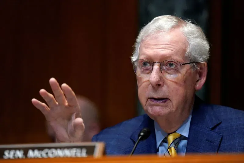 السناتور ميتش ماكونيل يتحدث خلال جلسة استماع في مجلس الشيوخ، مع التركيز على أهمية الحفاظ على "القوة الناعمة" الأمريكية.