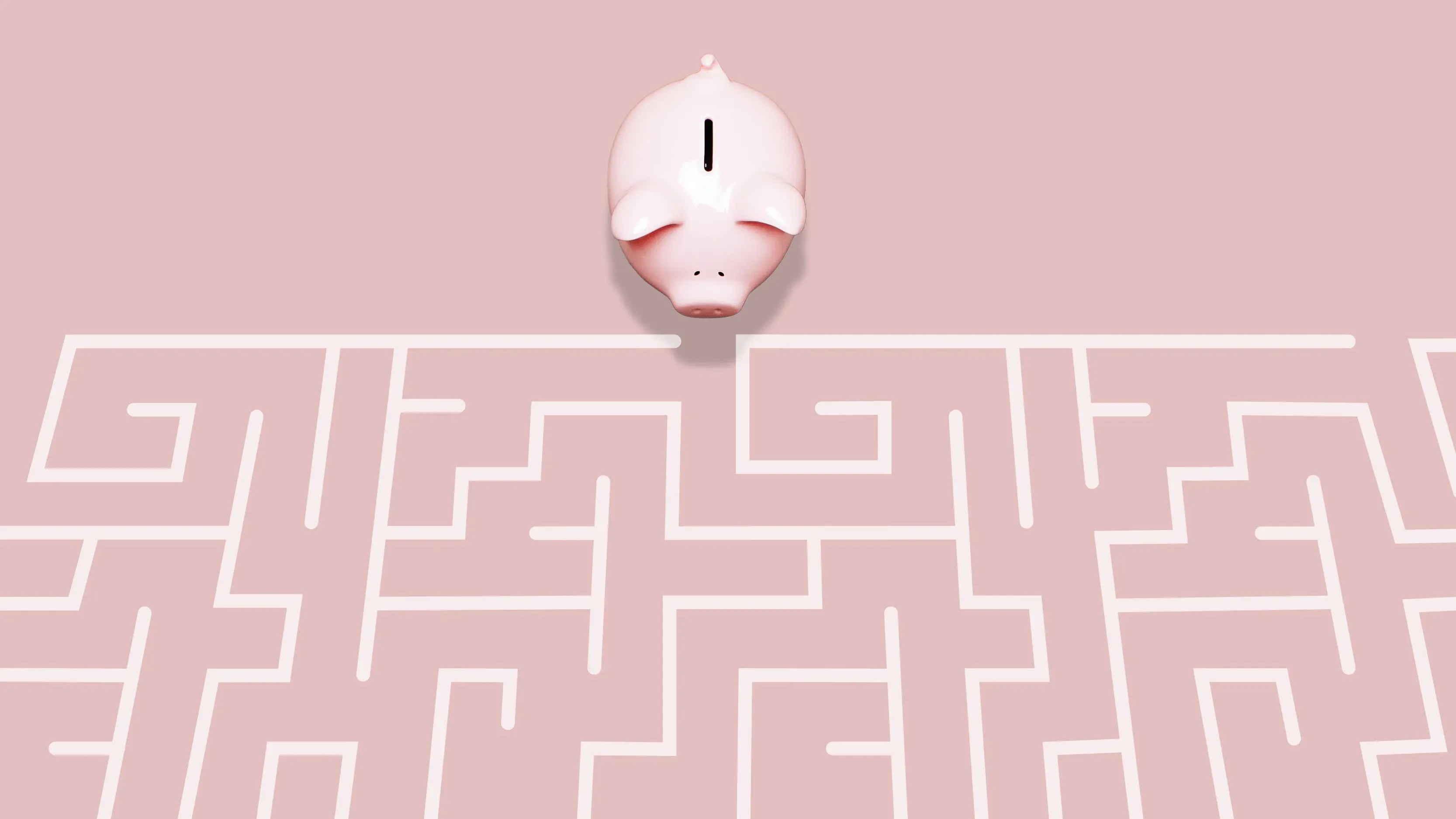 خنزير مدخرات فوق متاهة، يرمز إلى التحديات المالية في التخطيط للتقاعد وزيادة المرونة المالية.