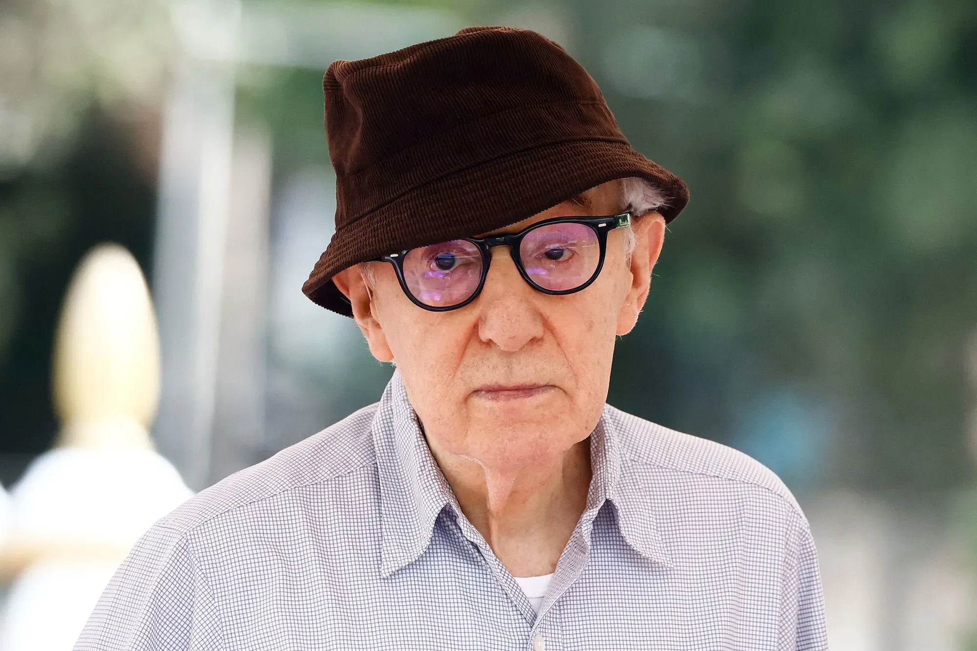 وودي آلن، المخرج الحائز على جائزة الأوسكار، يظهر في جلسة عبر الفيديو خلال مهرجان موسكو السينمائي ويعبر عن إعجابه بالسينما الروسية.